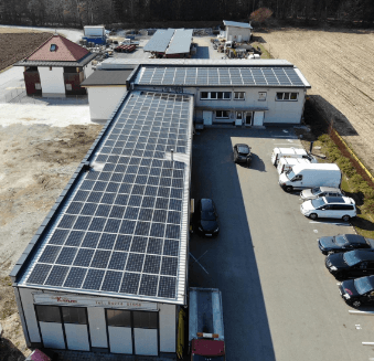 Un impianto fotovoltaico sul tetto di Elektro Kavalirek GmbH